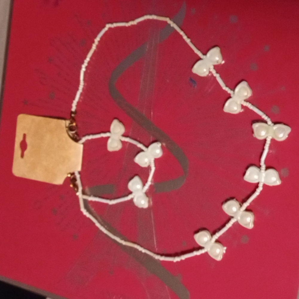 Beaded necklace and bracelet set